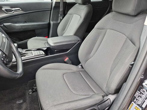 Used 2026 Kia Sportage LX FWD image 12