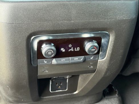 Used 2025 GMC Yukon XL Denali image 26