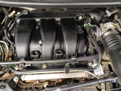 Used 2019 Ford Explorer XLT image 30