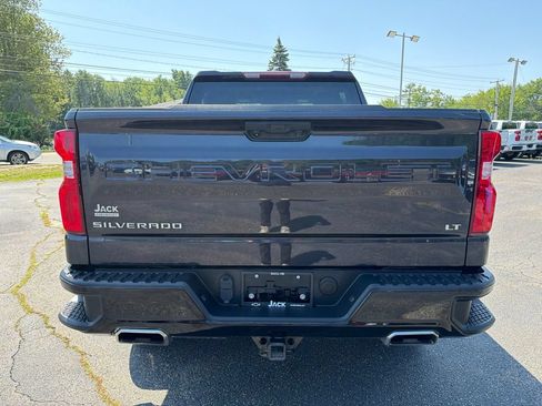 Used 2022 Chevrolet Silverado 1500 LT Trail Boss w/ Protection Package AWD/4WD image 7