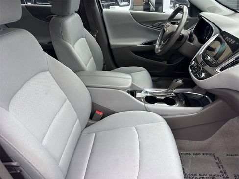 Used 2018 Chevrolet Malibu LT w/ Driver Confidence Package FWD image 25