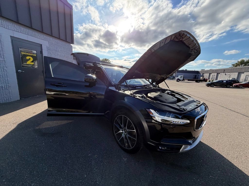 Used 2020 Volvo V90 T6 Cross Country w/ Protection Package Premier AWD/4WD image 39