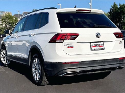 Used 2018 Volkswagen Tiguan SE w/ 3rd Row Seat Package AWD/4WD image 11