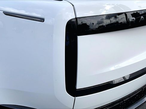 New 2026 Land Rover Range Rover Long Wheelbase SE image 5