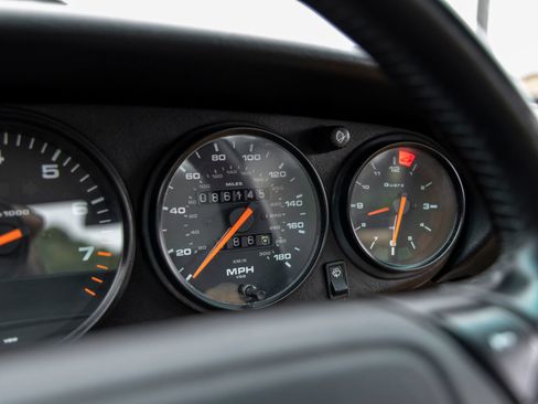 Used 1991 Porsche 911 Carrera RWD image 34