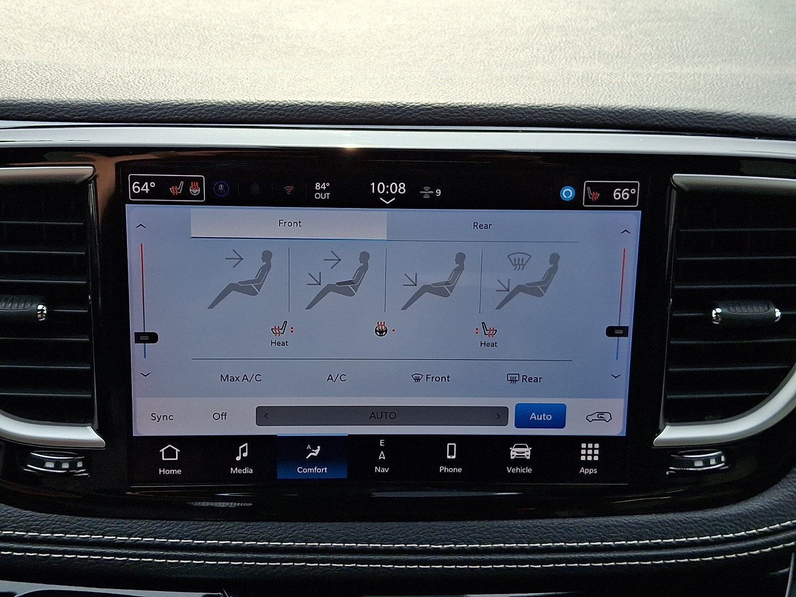 Used 2024 Chrysler Pacifica Limited FWD image 19