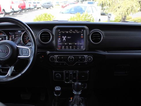 Used 2022 Jeep Gladiator Overland w/ Popular Equipment Package AWD/4WD image 21