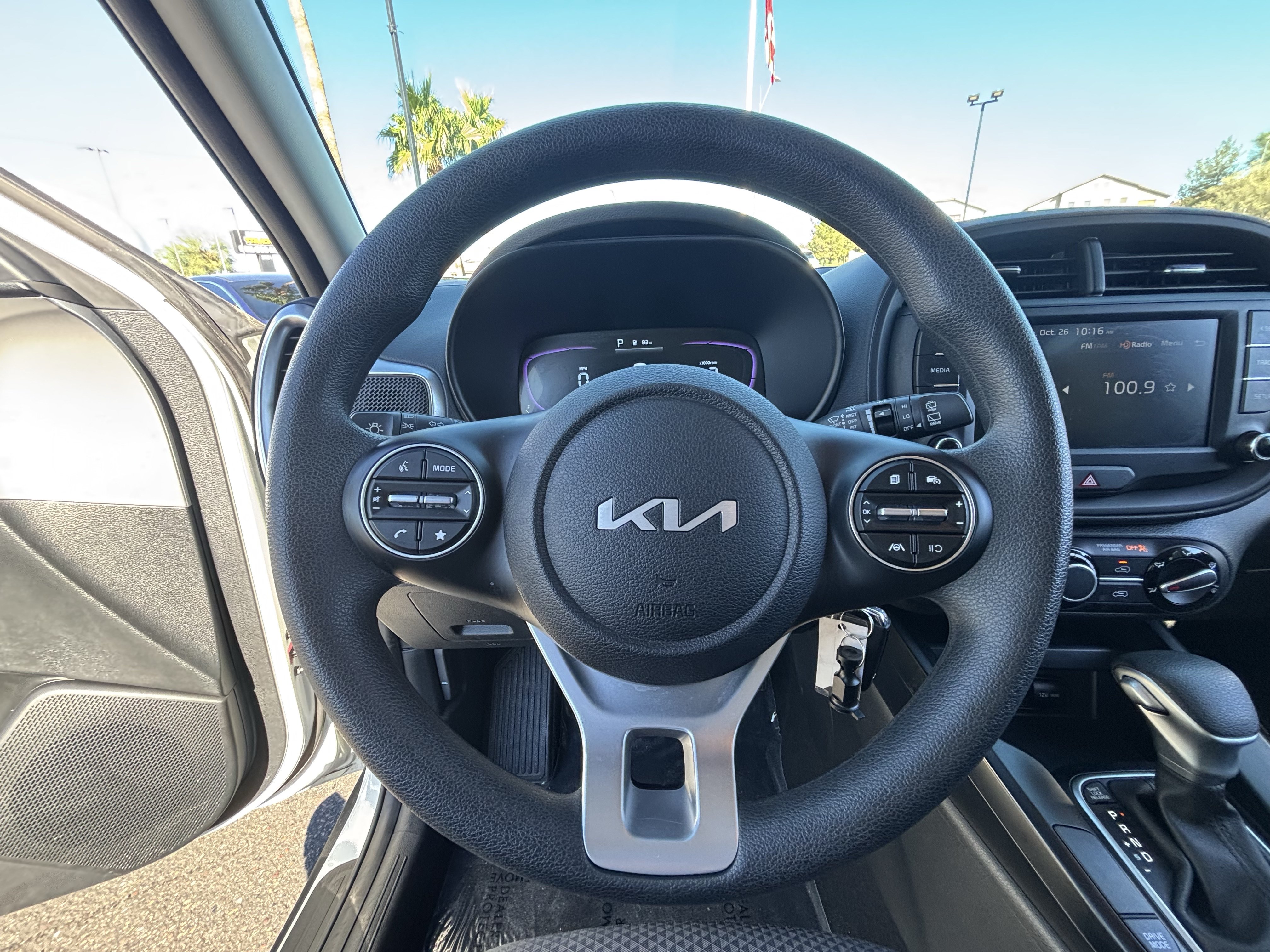 Certified 2025 Kia Soul LX w/ LX Technology Package FWD image 24