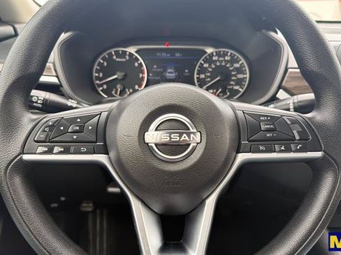 Used 2024 Nissan Altima 2.5 SV FWD image 27