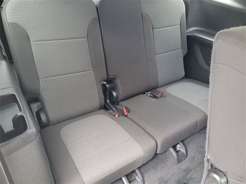 Used 2023 Chevrolet Traverse LT image 14