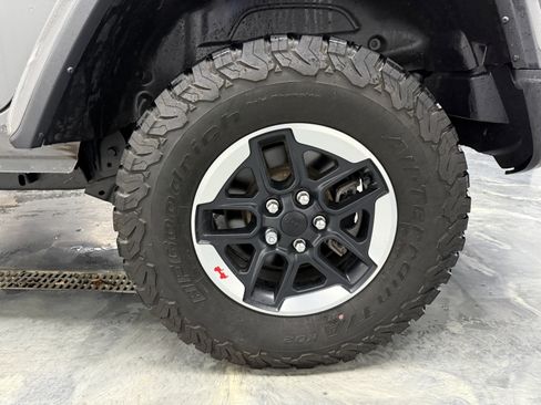 Used 2021 Jeep Wrangler Unlimited Rubicon w/ Uconnect 4C Nav & Sound Group image 27