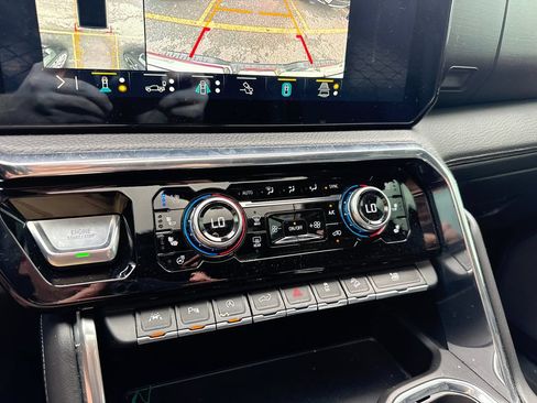Used 2023 GMC Sierra 1500 Denali AWD/4WD image 22