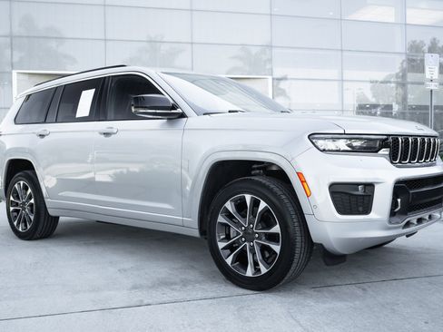 Used 2024 Jeep Grand Cherokee L Overland w/ Trailer Tow Package image 3