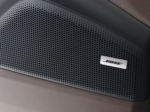 Certified 2025 Porsche Macan 4 Electric image 21