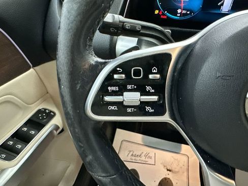 Used 2023 Mercedes-Benz GLB 250 4MATIC w/ Premium Package image 27