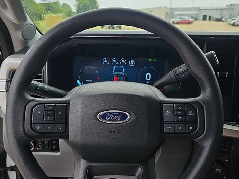 Used 2025 Ford F250 XLT w/ Black Appearance Package AWD/4WD image 25