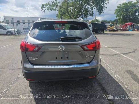 Used 2018 Nissan Rogue Sport SV w/ SV All-Weather Package AWD/4WD image 12