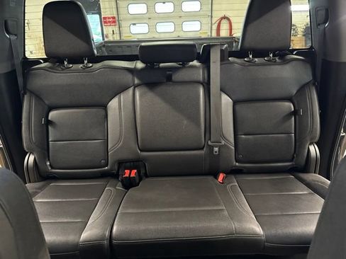 Used 2023 GMC Sierra 1500 SLT w/ SLT Premium Package AWD/4WD image 28