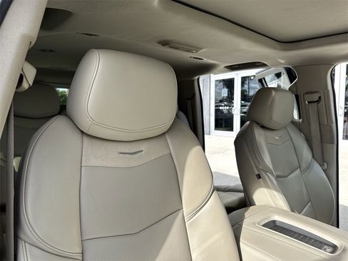 Used 2020 Cadillac Escalade ESV Luxury image 47