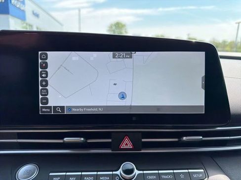 Certified 2023 Hyundai Elantra Limited FWD image 24