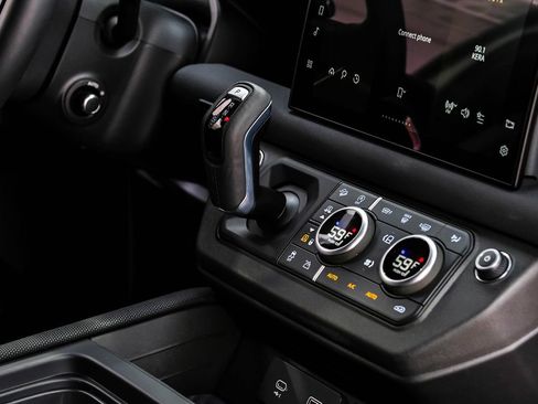 Used 2023 Land Rover Defender 110 75th Limited Edition image 18