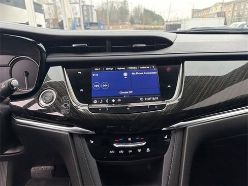 Used 2020 Cadillac XT6 Premium Luxury image 11