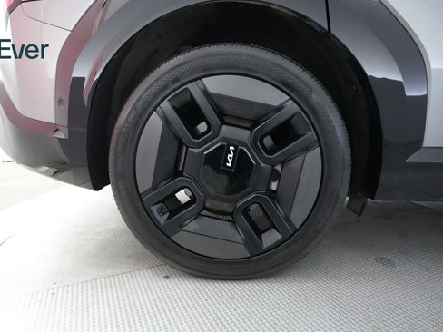 Used 2024 Kia EV9 GT-Line image 22