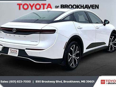 Used 2024 Toyota Crown Limited image 11