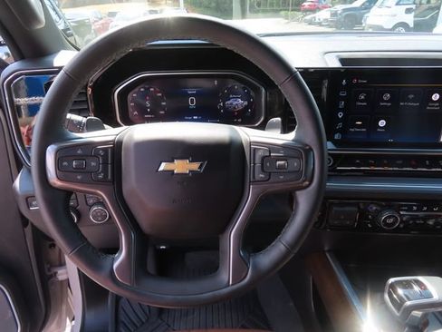 Certified 2026 Chevrolet Silverado 1500 High Country w/ Technology Package AWD/4WD image 19