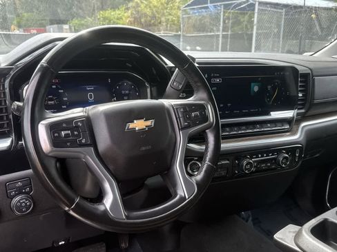 Used 2025 Chevrolet Silverado 2500 LT w/ Convenience Package AWD/4WD image 13