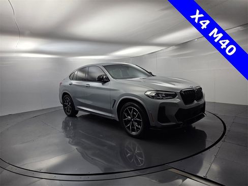 Used 2023 BMW X4 M40i image 3