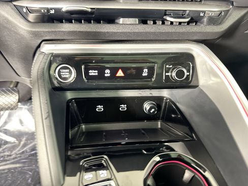 Used 2025 Audi Q5 Premium Plus w/ Premium Plus AWD/4WD image 16