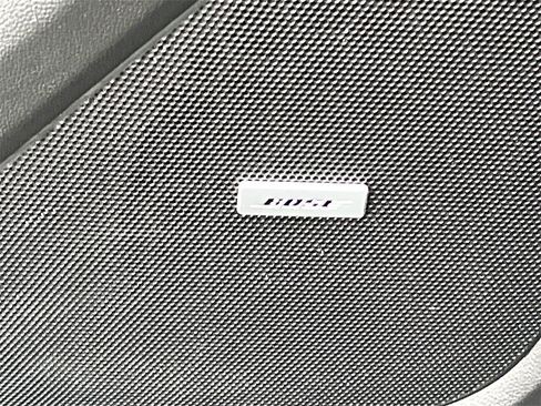 Used 2023 Chevrolet Traverse RS image 19