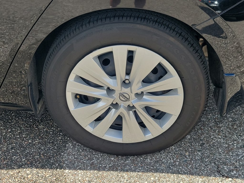 Used 2025 Nissan Sentra S FWD image 5