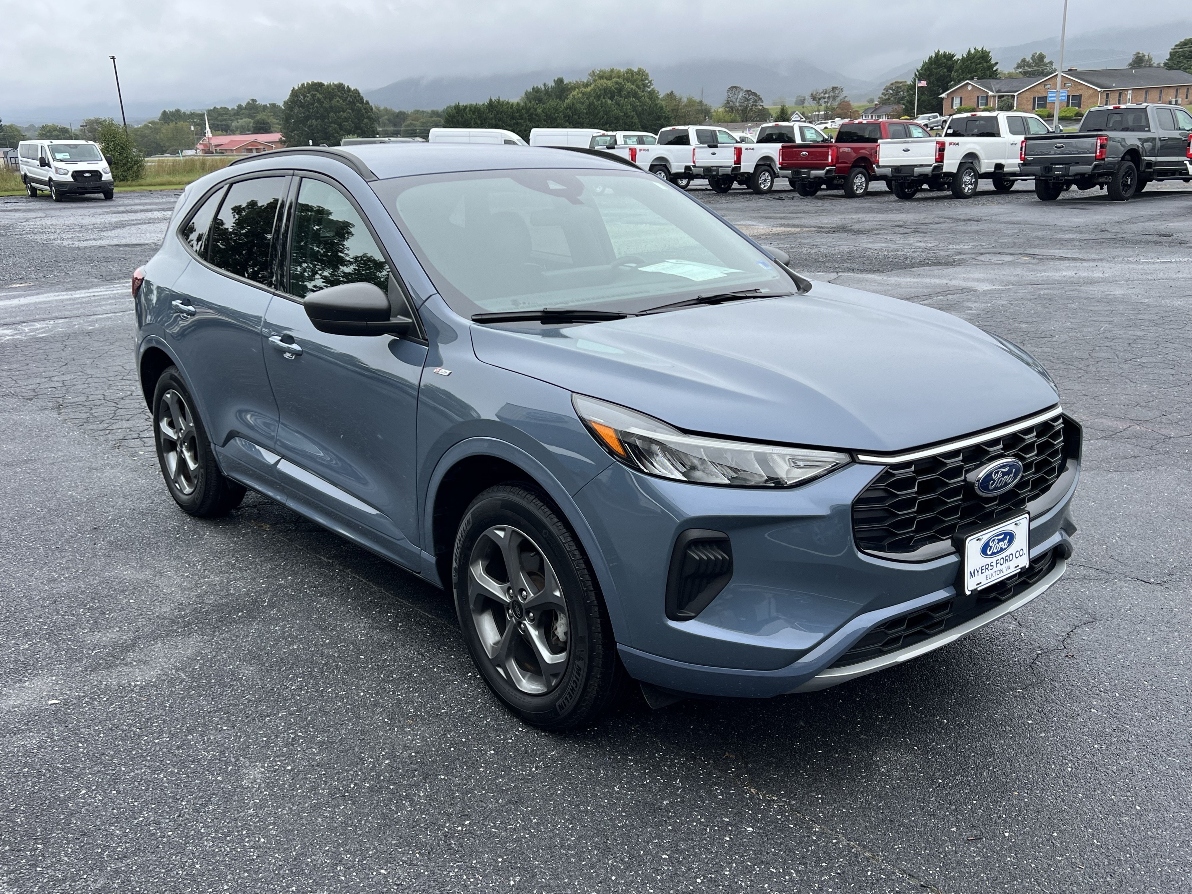 Used 2024 Ford Escape ST-Line w/ Tech Pack #1 AWD/4WD image 4