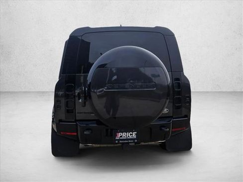 Used 2023 Land Rover Defender 110 X-Dynamic SE image 6