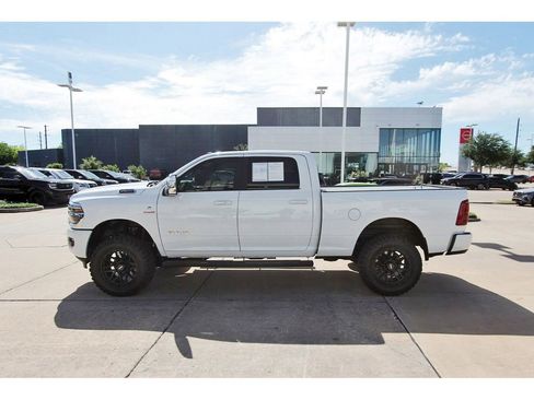 Used 2026 RAM 2500 Laramie AWD/4WD image 3
