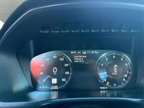 Used 2016 Volvo XC90 T6 Momentum image 24