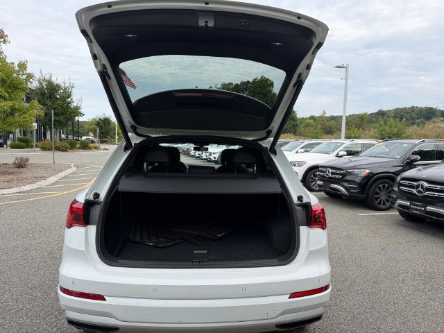 Used 2020 Audi Q3 2.0T Premium w/ Convenience Package AWD/4WD image 10