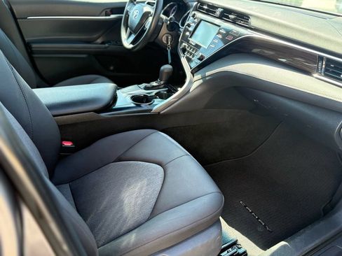 Used 2018 Toyota Camry LE FWD image 12