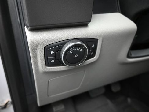 Used 2017 Ford F150 XLT RWD image 12