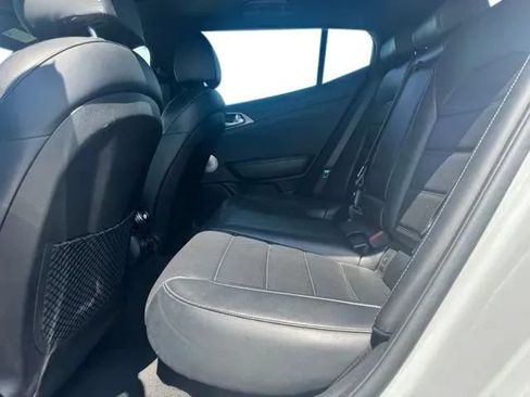 Used 2021 Kia Stinger GT2 AWD/4WD image 18