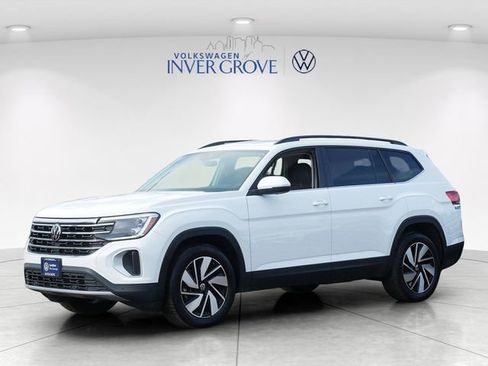Certified 2025 Volkswagen Atlas SE w/ Panoramic Sunroof Package AWD/4WD image 3