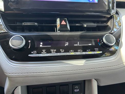 Used 2025 Toyota Corolla Cross L FWD image 25