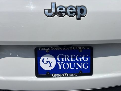 Used 2023 Jeep Grand Cherokee L Limited AWD/4WD image 13