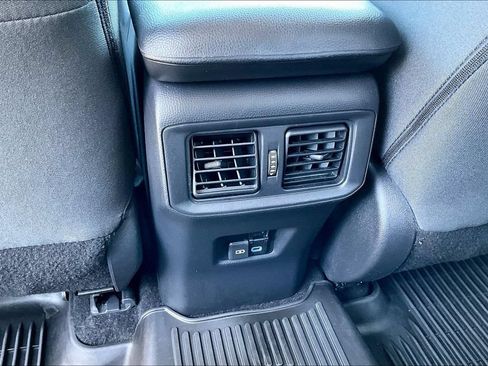 Used 2022 Toyota RAV4 XLE w/ Convenience Package AWD/4WD image 9