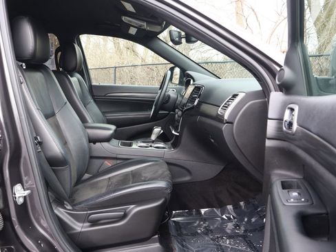 Used 2019 Jeep Grand Cherokee Altitude image 36