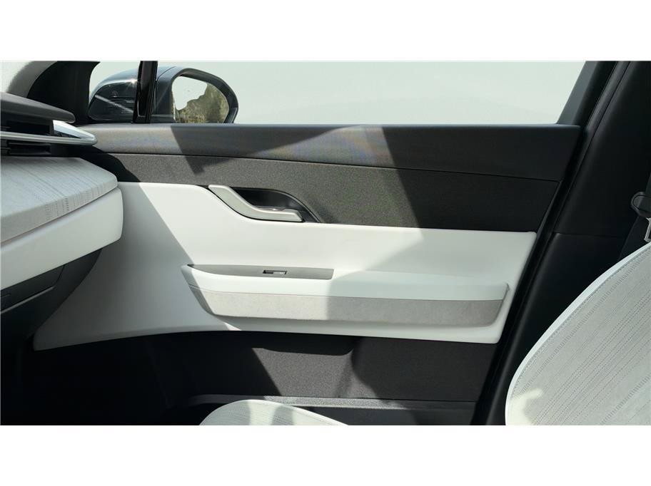 Used 2023 Fisker Ocean Extreme AWD/4WD image 36