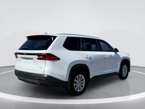 Used 2024 Toyota Grand Highlander FWD image 4