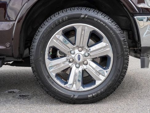 Used 2018 Ford F150 Lariat w/ Equipment Group 502A Luxury AWD/4WD image 32